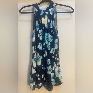 NWT Piazza Italia Woman's Verde Top‎ Sleeveless Size Large